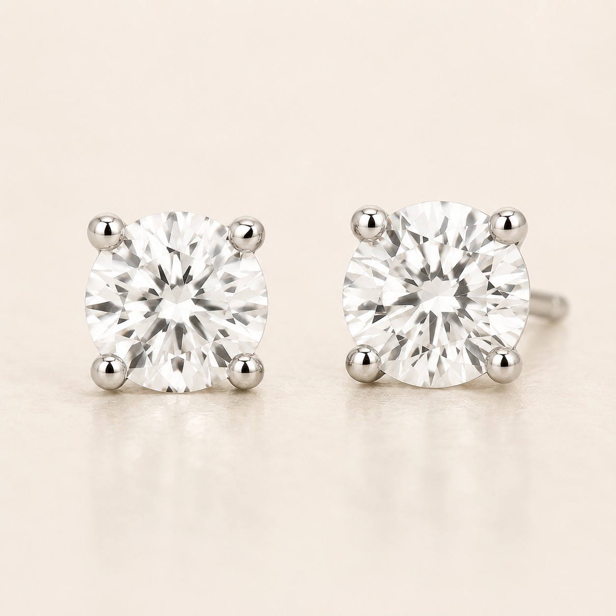 Round Diamond Stud Earrings